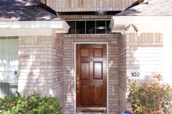 $1,950 | 102 Hollylaurel Drive, The Woodlands, TX 77382
