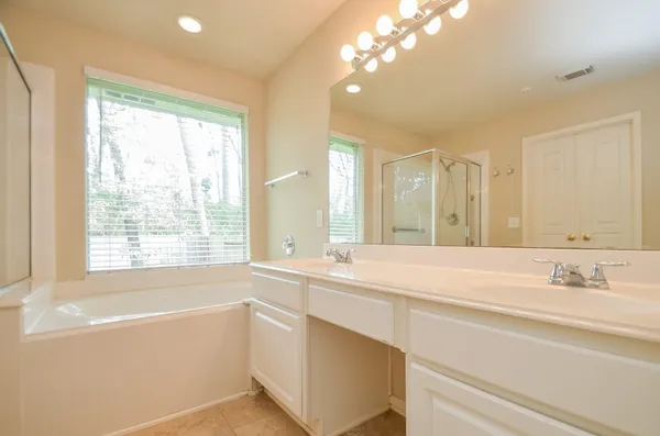 $1,950 | 102 Hollylaurel Drive, The Woodlands, TX 77382