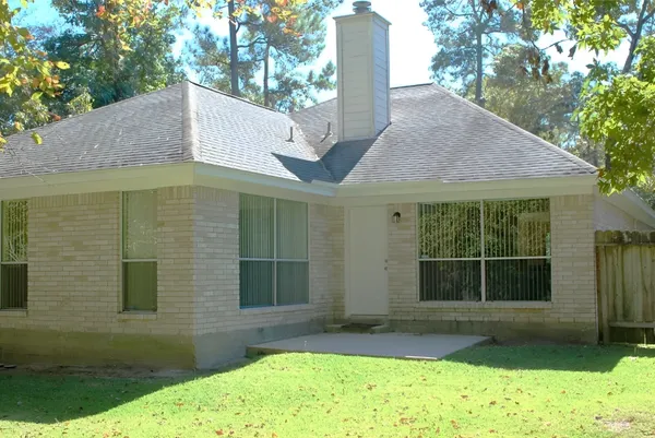 $1,950 | 102 Hollylaurel Drive, The Woodlands, TX 77382