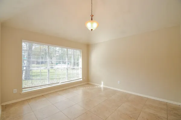 $1,950 | 102 Hollylaurel Drive, The Woodlands, TX 77382