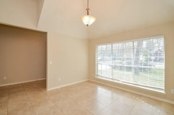 $1,950 | 102 Hollylaurel Drive, The Woodlands, TX 77382