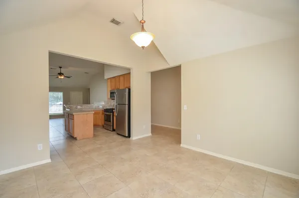 $1,950 | 102 Hollylaurel Drive, The Woodlands, TX 77382
