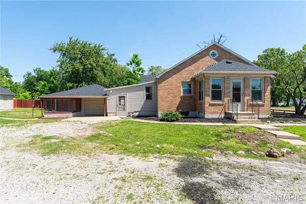 $200,000 | 103 North Main Street, Auxvasse, MO 65231