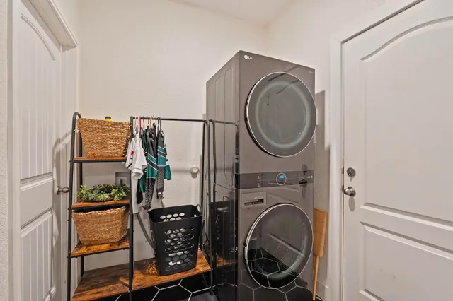 $344,900 | 1020 Estes Park, Taylor, TX 76574