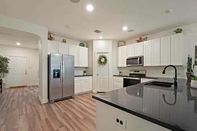 $344,900 | 1020 Estes Park, Taylor, TX 76574