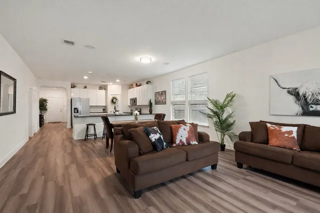 $344,900 | 1020 Estes Park, Taylor, TX 76574