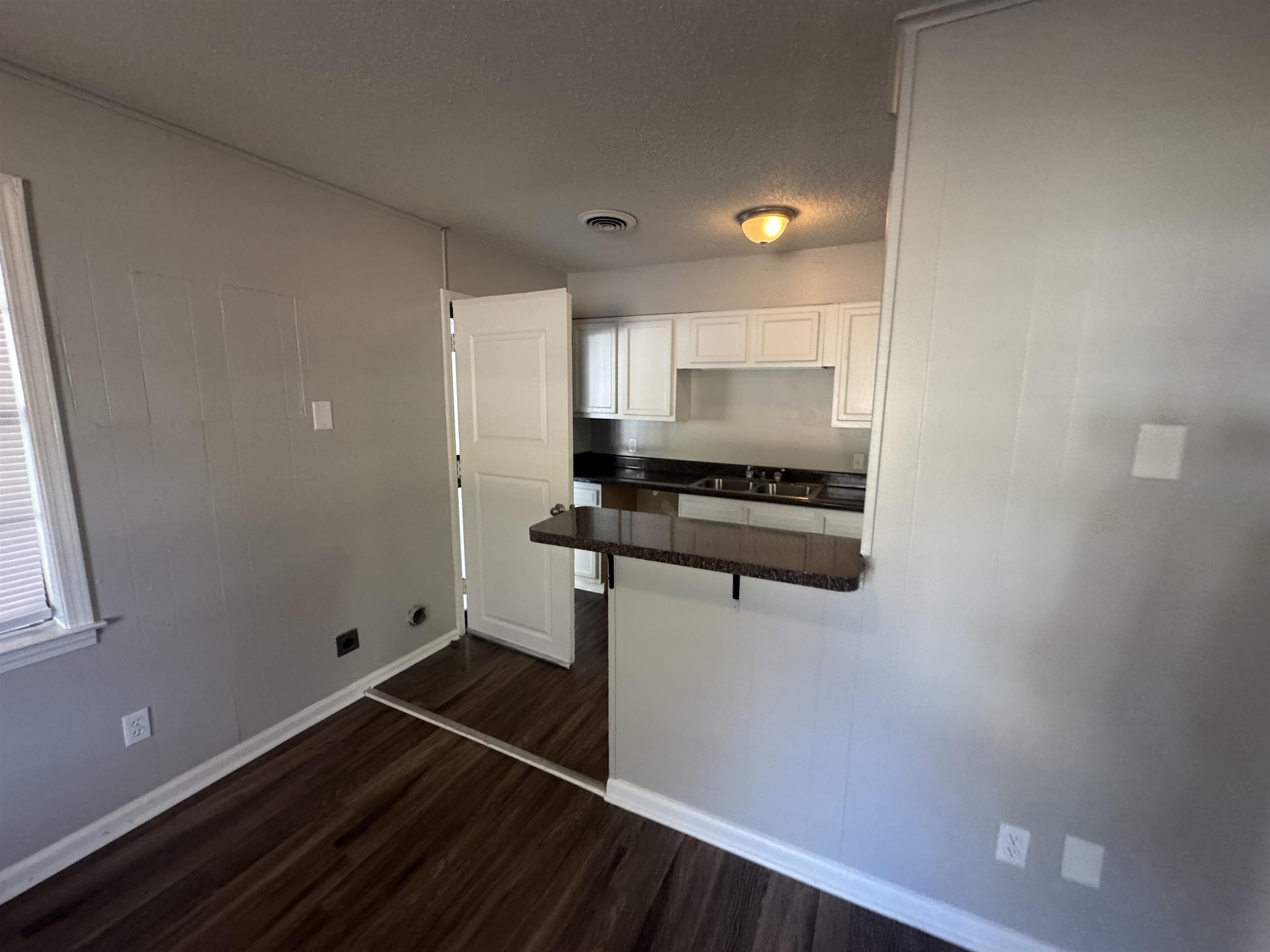 745 Harahan Road Memphis, TN 38109 - Photo 9 of 12 Wood-finish flooring