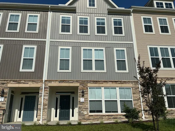$3,050 | 325 Crab Apple Drive, Unit 102, Stafford, VA 22554