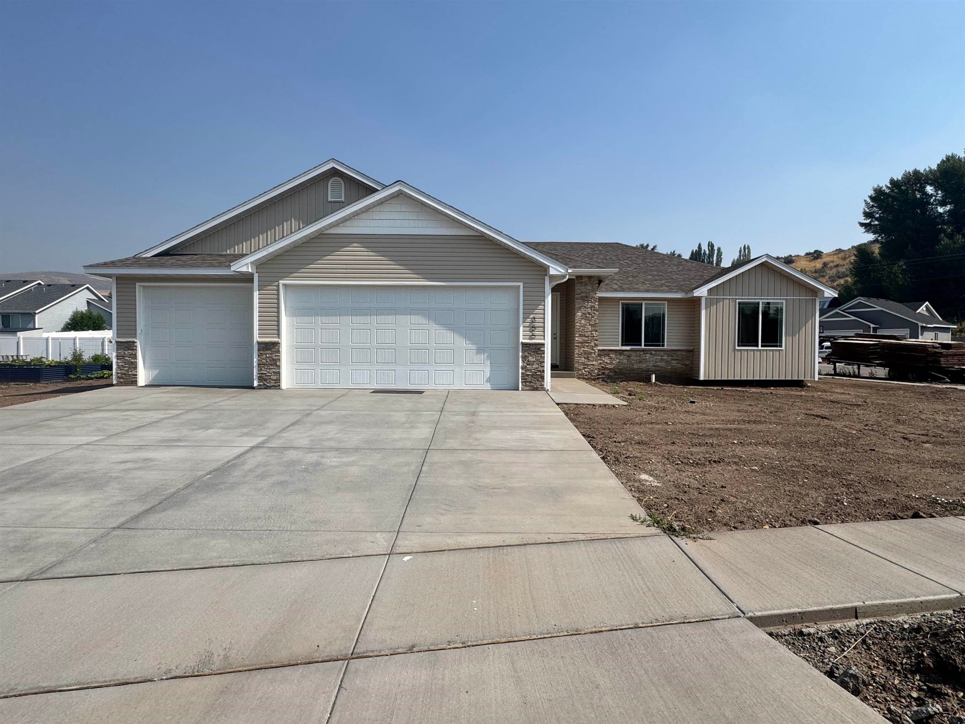 355 Skyline Peak Loop Inkom, ID 83245 - Photo 2 of 37 Gallery Image 2