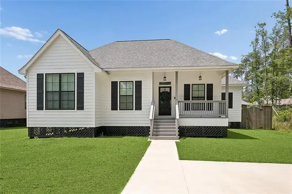 $1,700 | 60407 Vermillion Drive, Lacombe, LA 70445