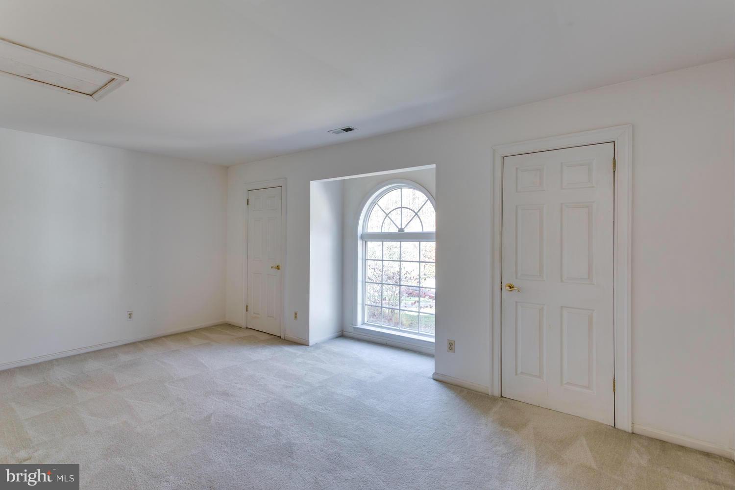 1223 Brookview Road Baltimore, MD 21286 - Photo 19 of 30 Sitting Room