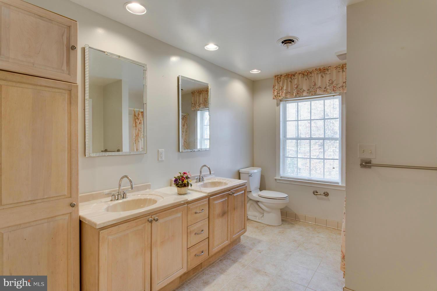 1223 Brookview Road Baltimore, MD 21286 - Photo 21 of 30 Bath