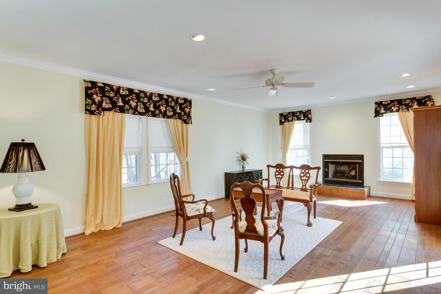 1223 Brookview Road Baltimore, MD 21286 - Photo 8 of 30 Family Room
