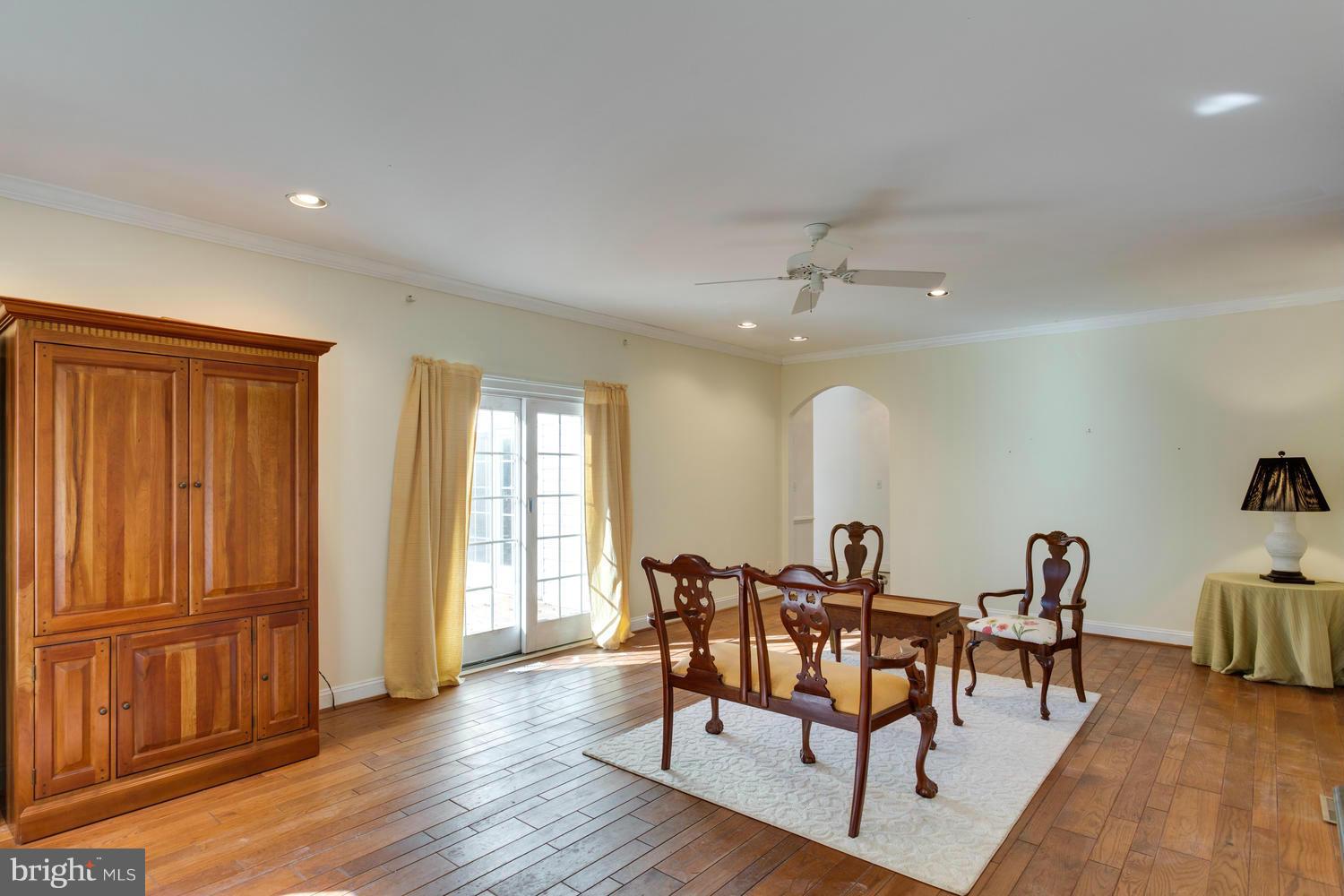 1223 Brookview Road Baltimore, MD 21286 - Photo 9 of 30 Family Room
