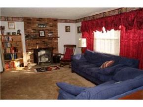 274 Island Pond Road Manchester, NH 03109 - Photo 5 of 9