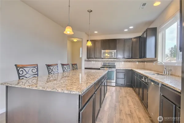 $3,500 | 1004 Southwest 341st Street, Federal Way, WA 98023