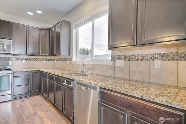 $3,500 | 1004 Southwest 341st Street, Federal Way, WA 98023