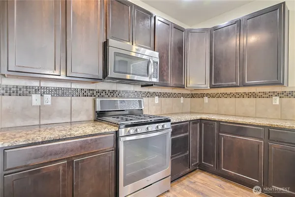 $3,500 | 1004 Southwest 341st Street, Federal Way, WA 98023