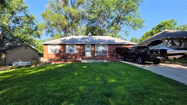 $220,000 | 4216 South Cottage Avenue, Independence, MO 64055