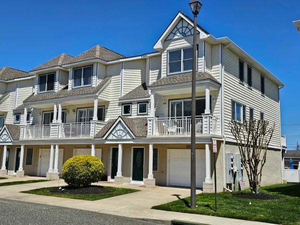 $899,900 | 212 Diamond Sand Drive, Unit 212, Wildwood, NJ 08260