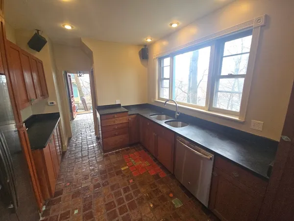 $4,200 | 21 Mountain Avenue, Somerville, MA 02143
