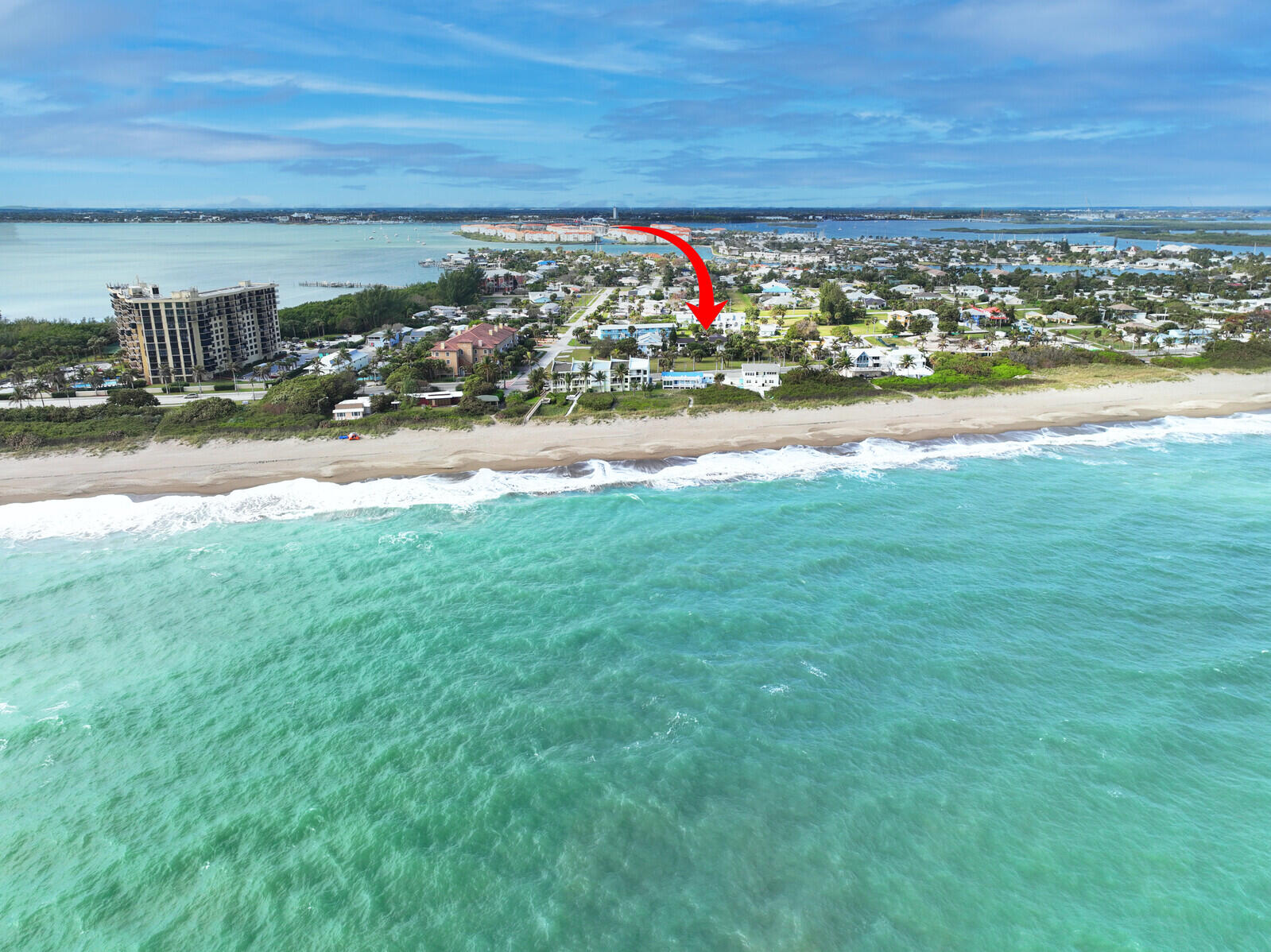 652 Hernando Street, Unit C Fort Pierce, FL 34949 - Photo 17 of 18 a view of a pathway both side of building