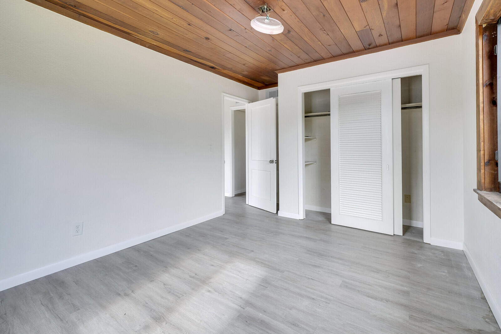 652 Hernando Street, Unit C Fort Pierce, FL 34949 - Photo 9 of 18 a view of livingroom with an empty space