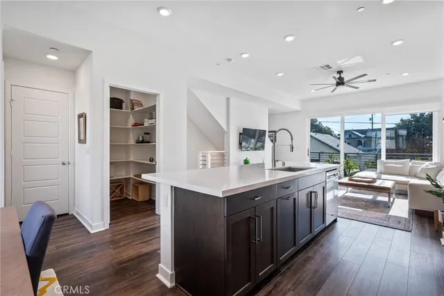 $4,900 | 293 Dockside Lane, San Pedro, CA 90731