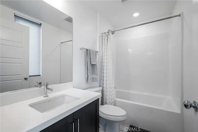 $4,900 | 293 Dockside Lane, San Pedro, CA 90731