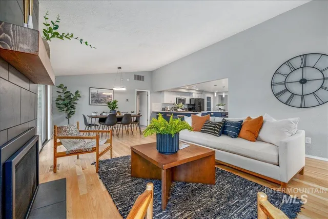 $649,900 | 387 West Pickerell Court, Boise, ID 83706