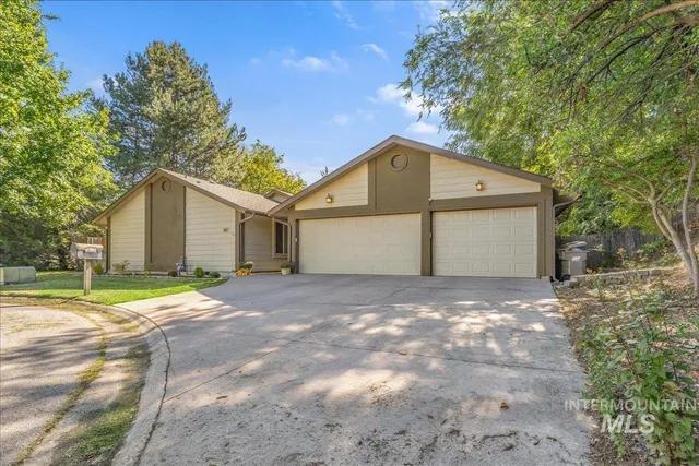 $649,900 | 387 West Pickerell Court, Boise, ID 83706
