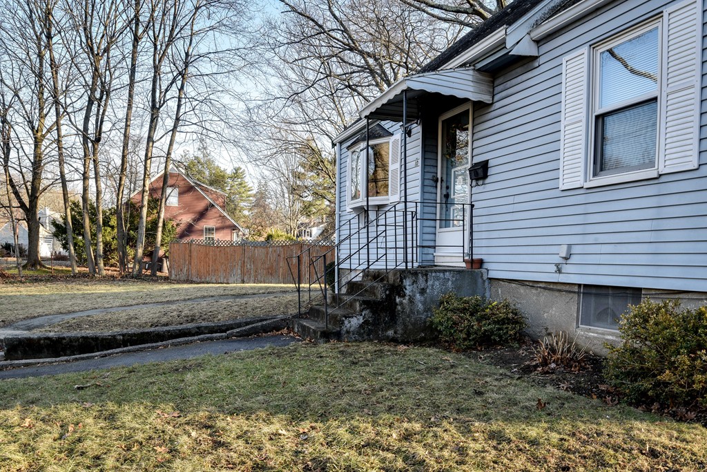 10 Magnolia Road Natick, MA 01760 - Photo 2 of 17