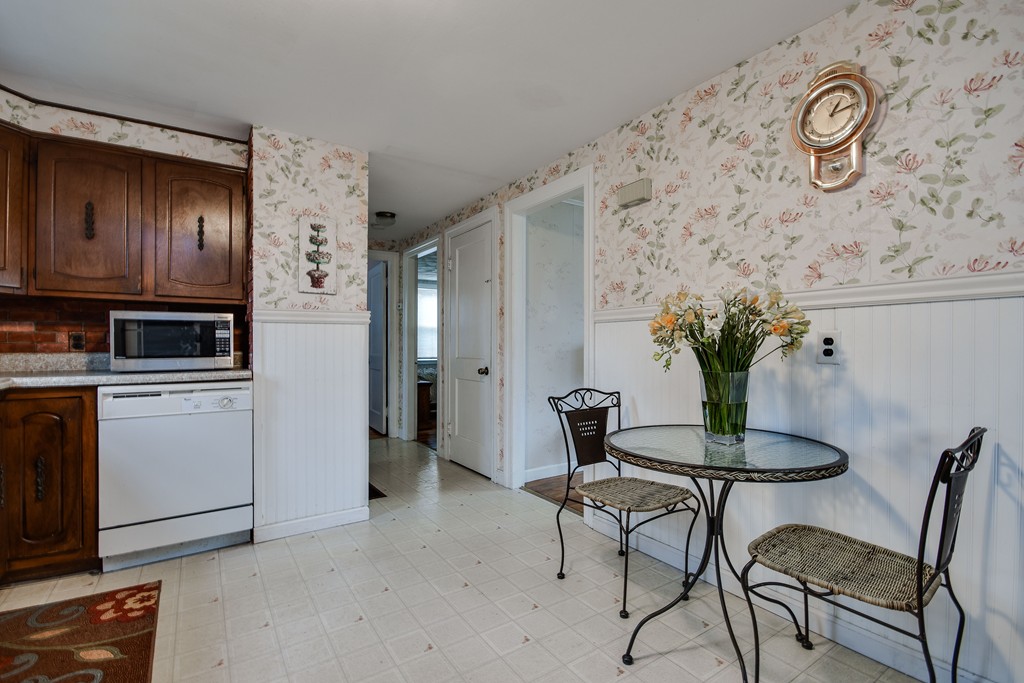 10 Magnolia Road Natick, MA 01760 - Photo 8 of 17