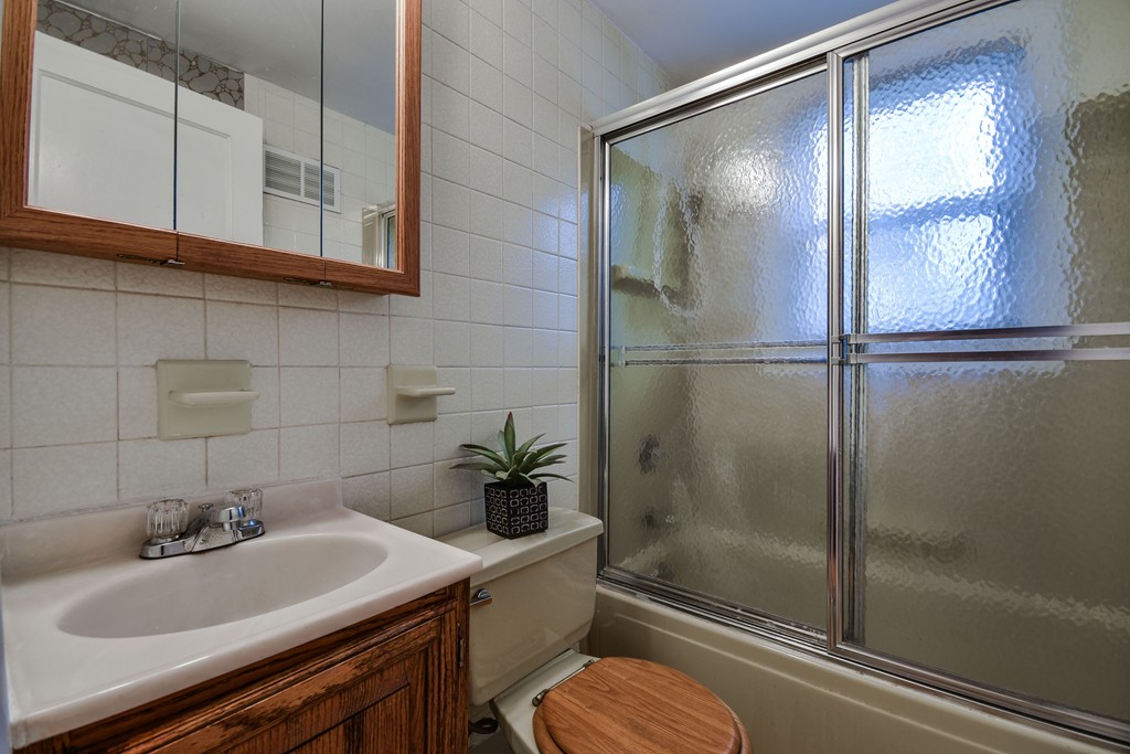 10 Magnolia Road Natick, MA 01760 - Photo 10 of 17