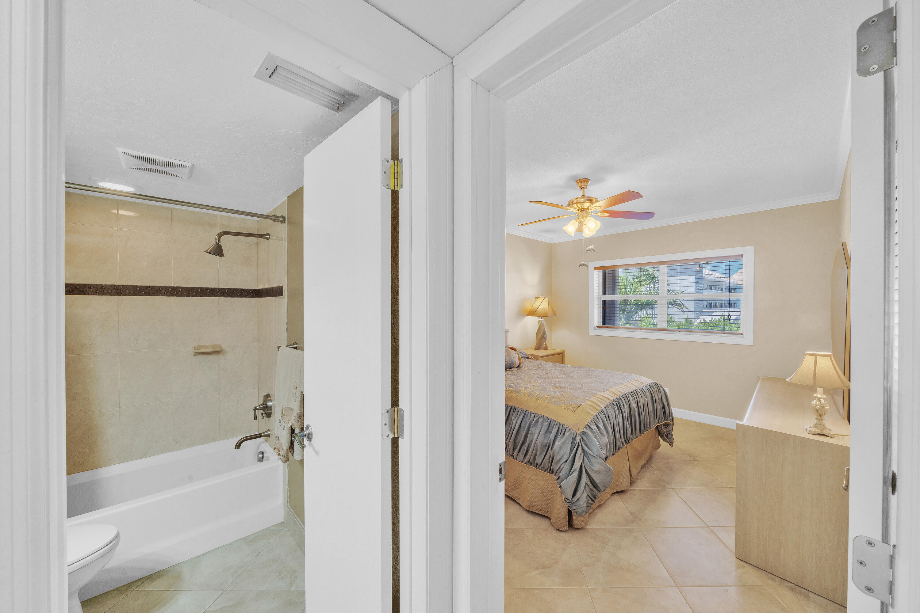711 Northeast Harbour Terrace, Unit 409 Boca Raton, FL 33431 - Photo 28 of 42 8 Guest Area (2)