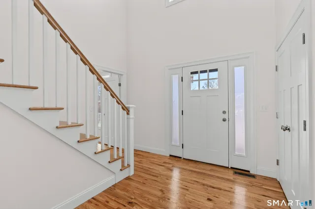 $699,900 | 1 Quinns Way, East Hampton, CT 06424