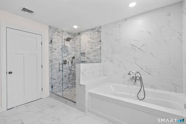 $699,900 | 1 Quinns Way, East Hampton, CT 06424