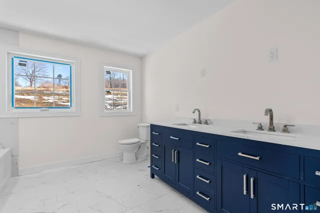 $699,900 | 1 Quinns Way, East Hampton, CT 06424