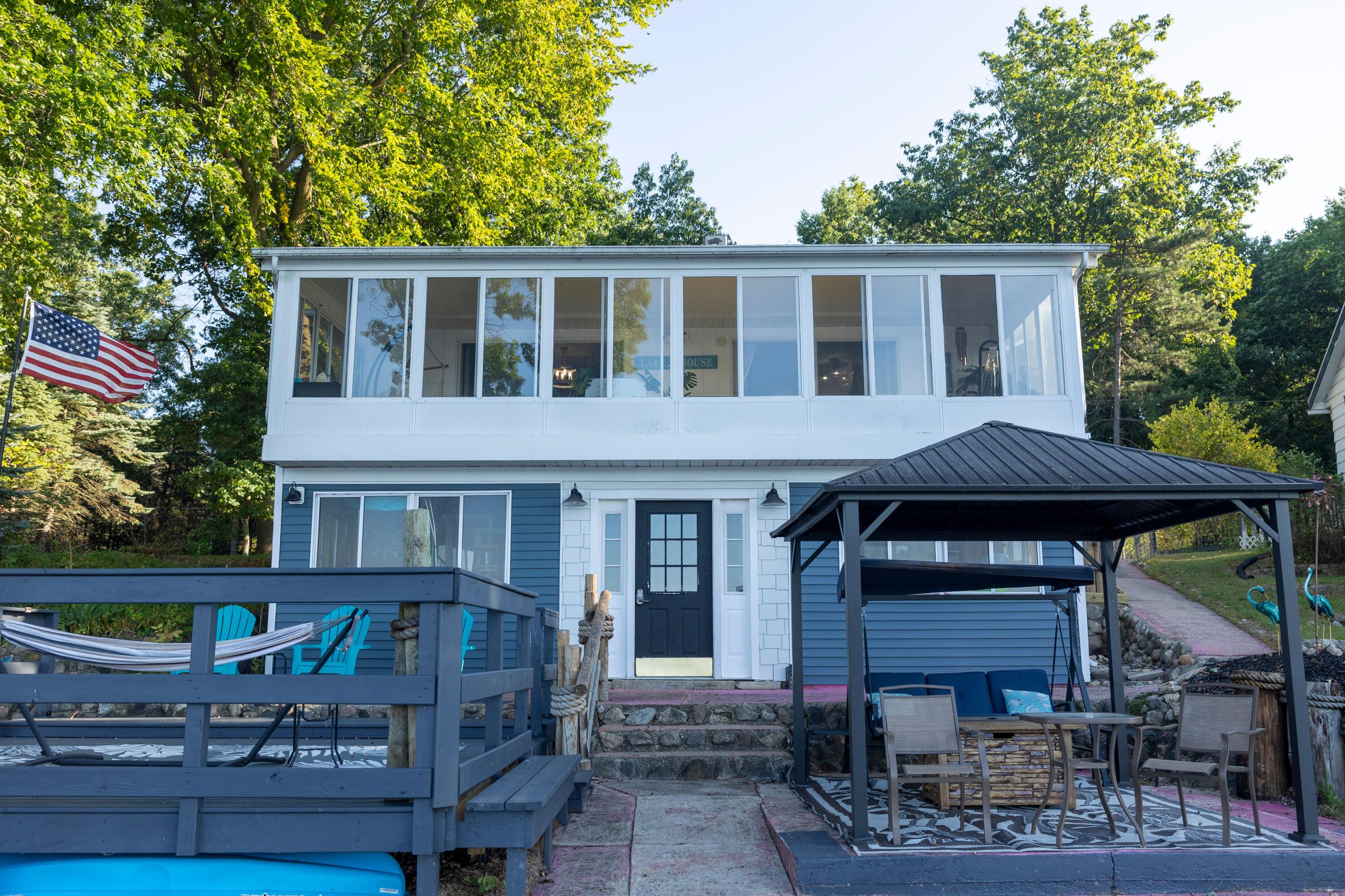1660 South Colonel Point Crystal, MI 48818 - Photo 2 of 65 1660ColonelPoint-2602