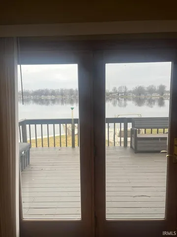 $499,000 | 46 West Waldron Lake Drive, Wawaka, IN 46794