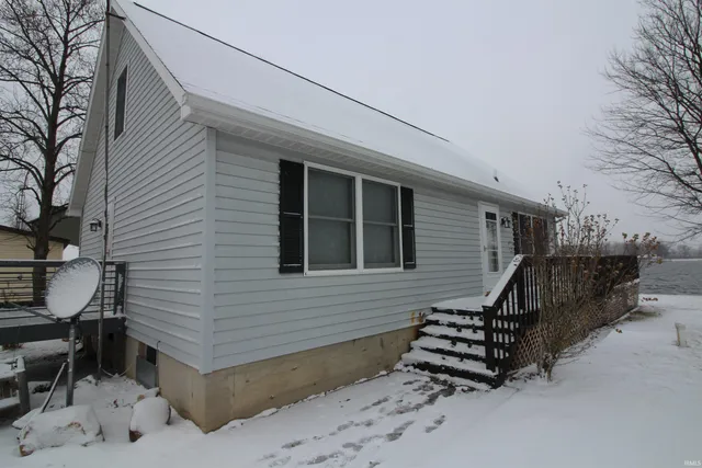 $499,000 | 46 West Waldron Lake Drive, Wawaka, IN 46794