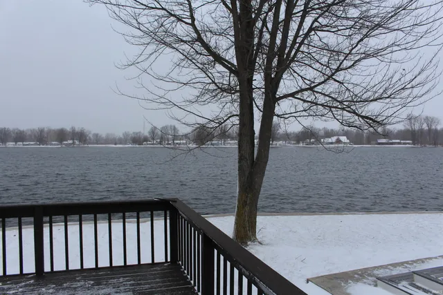 $499,000 | 46 West Waldron Lake Drive, Wawaka, IN 46794