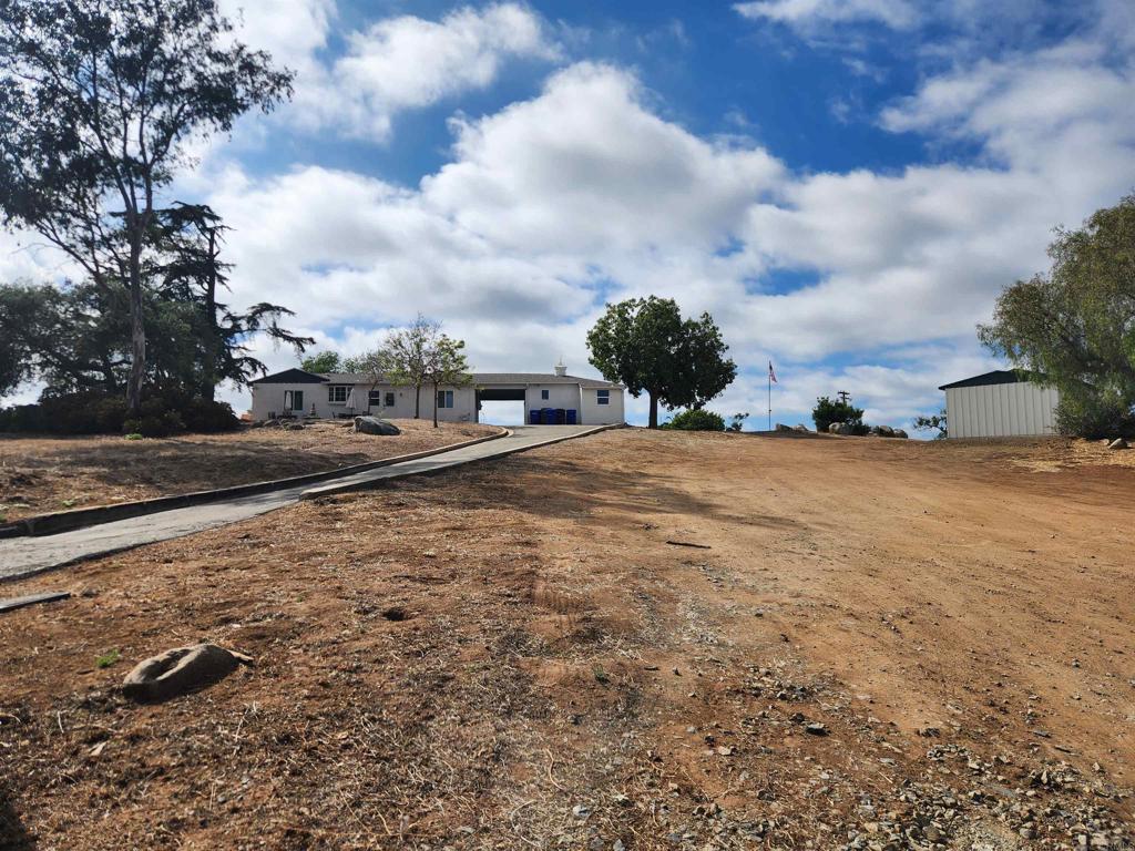 1060 Crest View Road Vista, CA 92081 - Photo 17 of 58