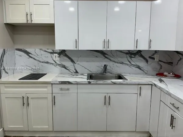 $2,450 | 922 Northwest 2nd Street, Unit 1, Miami, FL 33128