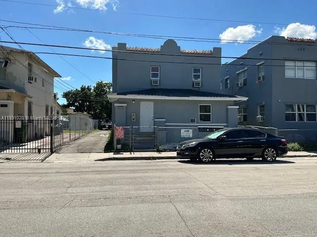 $2,700 | 922 Northwest 2nd Street, Unit 1, Miami, FL 33128