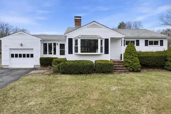 $3,200 | 113 North Street, Shrewsbury, MA 01545