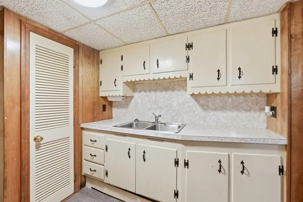 $3,200 | 113 North Street, Shrewsbury, MA 01545