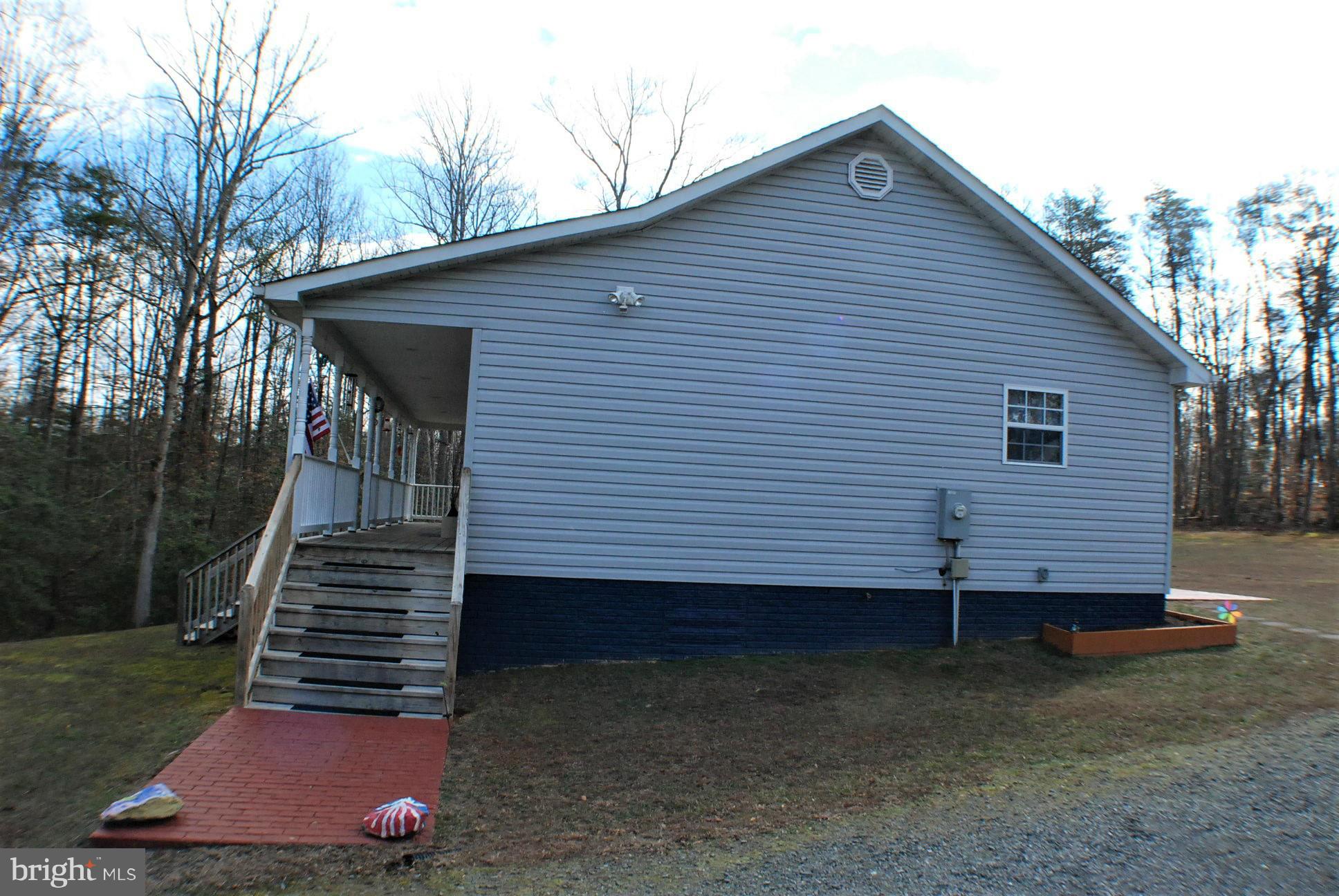 14048 June Roses Lane Sumerduck, VA 22742 - Photo 23 of 30 Ext. Side