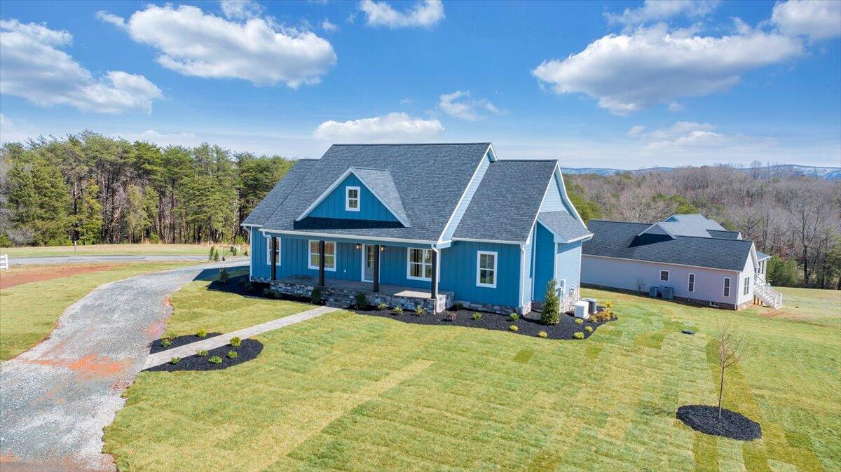 27 Smokehouse Road Moneta, VA 24121 - Photo 123 of 144 120-DJI_20260313024149_0318_D