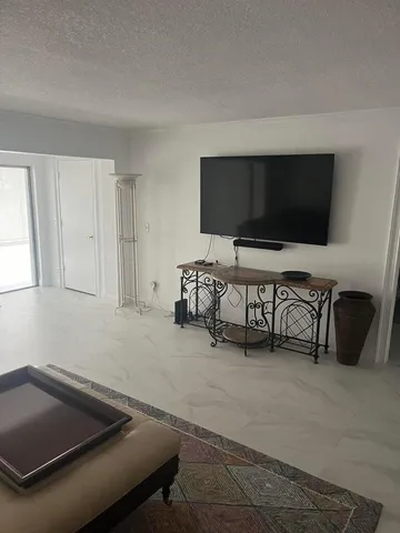 $2,500 | 1720 Northwest 20th Avenue, Unit 104, Delray Beach, FL 33445